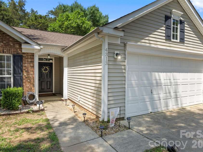 4313 Bubbling Brook Court, Charlotte, NC 28278.  MLS# CAR4391824, YatesRealty ID 30085. 