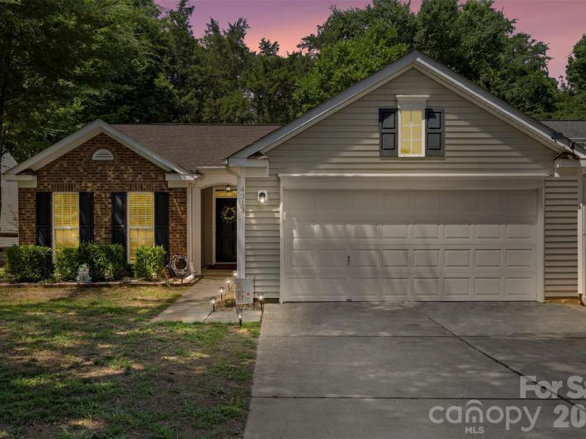 4313 Bubbling Brook Court, Charlotte, NC 28278.  MLS# CAR4391824, YatesRealty ID 30085. 