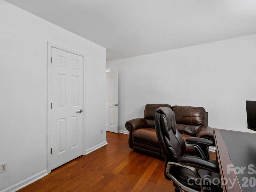 4313 Bubbling Brook Court, Charlotte, NC 28278.  MLS# CAR4391824, YatesRealty ID 30085. 
