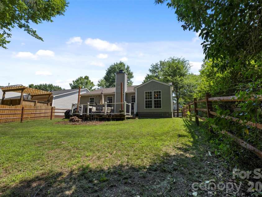 4313 Bubbling Brook Court, Charlotte, NC 28278.  MLS# CAR4391824, YatesRealty ID 30085. 