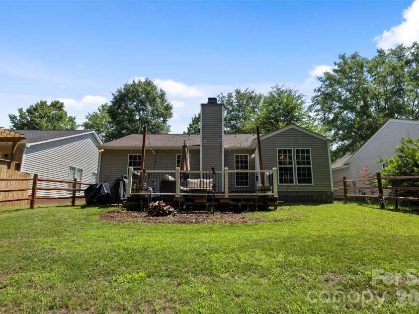 4313 Bubbling Brook Court, Charlotte, NC 28278.  MLS# CAR4391824, YatesRealty ID 30085. 