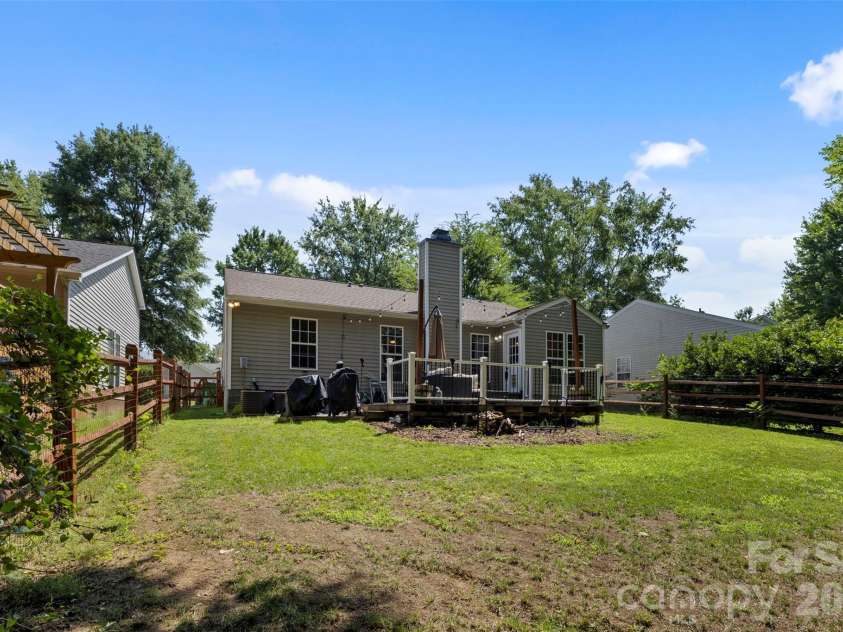 4313 Bubbling Brook Court, Charlotte, NC 28278.  MLS# CAR4391824, YatesRealty ID 30085. 