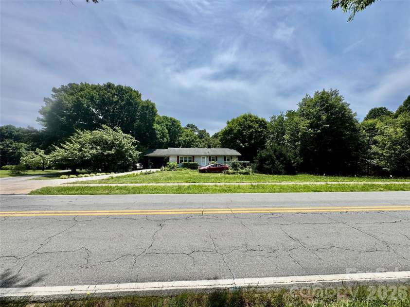 717 Lee Avenue, Yadkinville, NC 27055.  MLS# CAR4388118, YatesRealty ID 30086. 