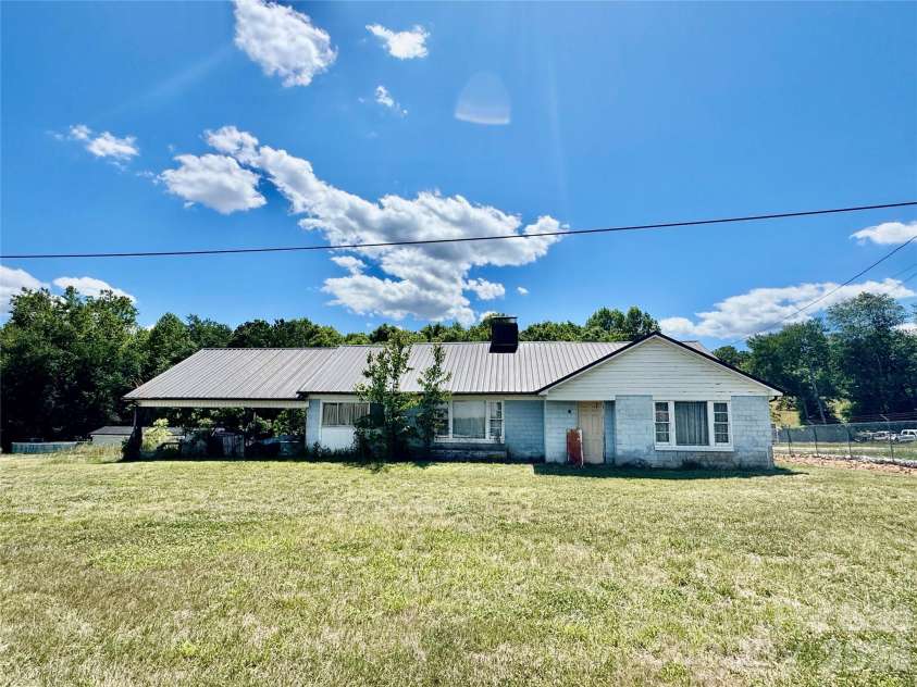 1263 NC 16 Highway, Taylorsville, NC 28681.  MLS# CAR4382911, YatesRealty ID 30087. 