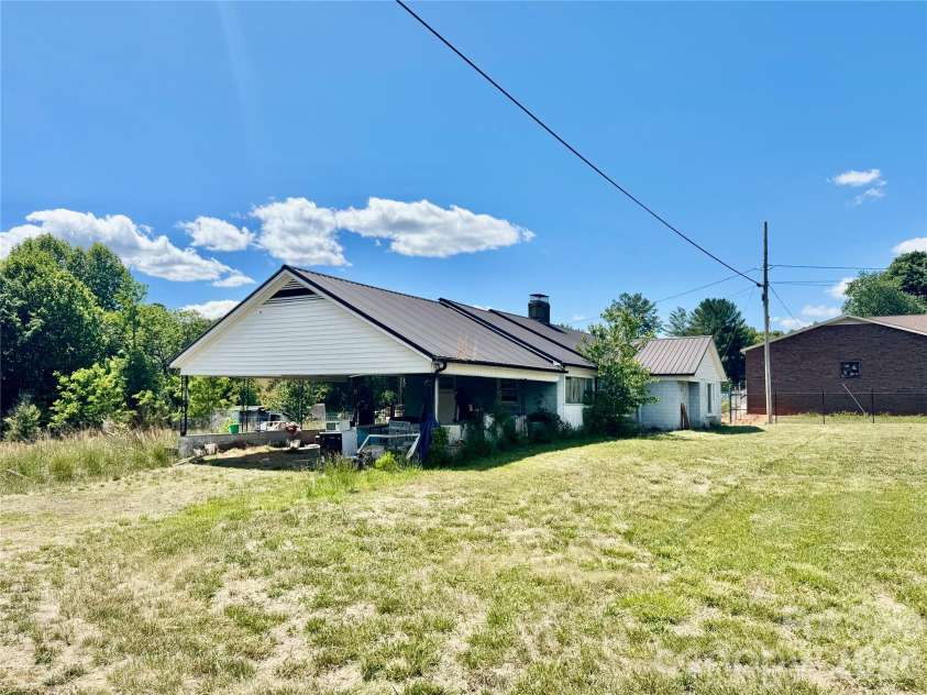1263 NC 16 Highway, Taylorsville, NC 28681.  MLS# CAR4382911, YatesRealty ID 30087. 