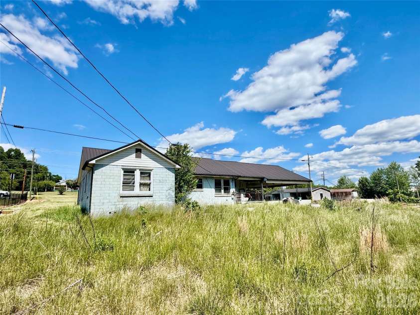 1263 NC 16 Highway, Taylorsville, NC 28681.  MLS# CAR4382911, YatesRealty ID 30087. 