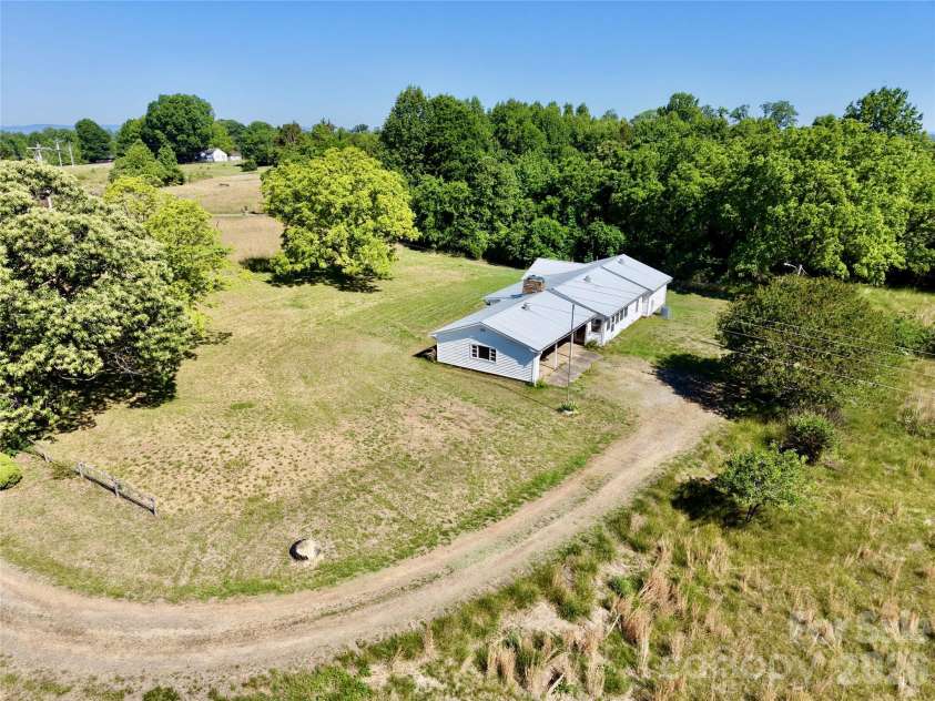 5028 Kurstie Lane, Boonville, NC 27011.  MLS# CAR4381557, YatesRealty ID 30088. 