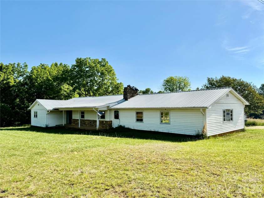 5028 Kurstie Lane, Boonville, NC 27011.  MLS# CAR4381557, YatesRealty ID 30088. 