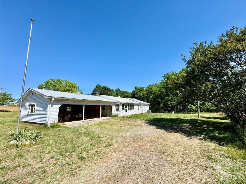 5028 Kurstie Lane, Boonville, NC 27011.  MLS# CAR4381557, YatesRealty ID 30088. 