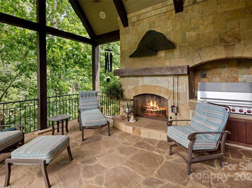 1829 Bella Vista Court, Arden, NC 28704.  MLS# CAR4287016, YatesRealty ID 30089. 