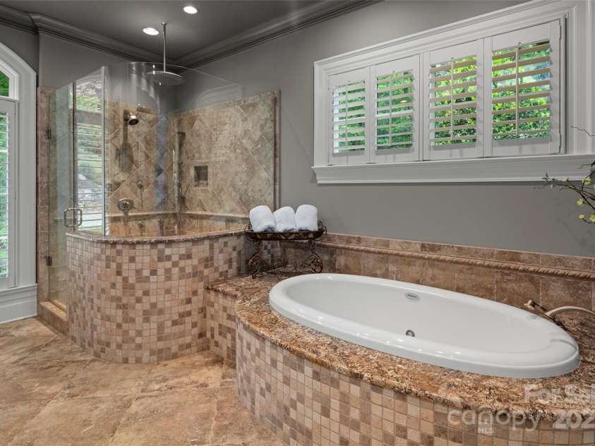 1829 Bella Vista Court, Arden, NC 28704.  MLS# CAR4287016, YatesRealty ID 30089. 