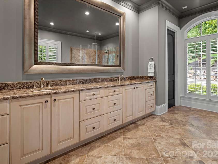 1829 Bella Vista Court, Arden, NC 28704.  MLS# CAR4287016, YatesRealty ID 30089. 