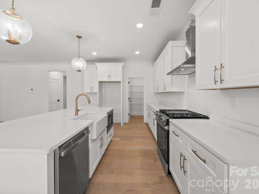 109 Brooke Forest Court, Mooresville, NC 28115.  MLS# CAR4338090, YatesRealty ID 3009. 