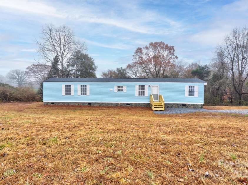 2124 Mcbrayer Springs Road, Shelby, NC 28150.  MLS# CAR4206990, YatesRealty ID 3009. Front