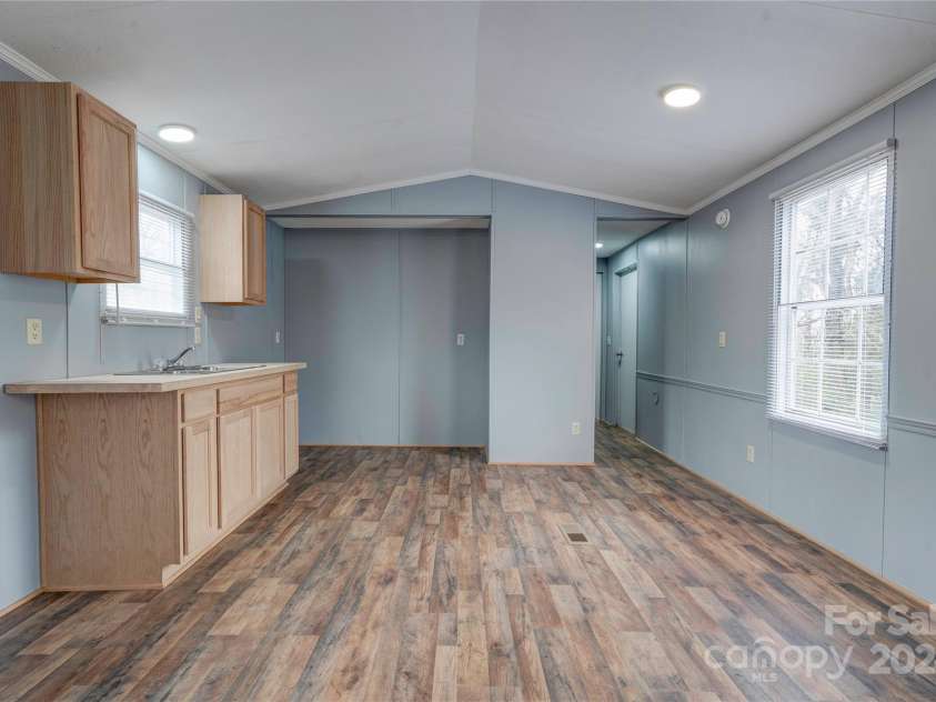 2124 Mcbrayer Springs Road, Shelby, NC 28150.  MLS# CAR4206990, YatesRealty ID 3009. Kitchen/Dining