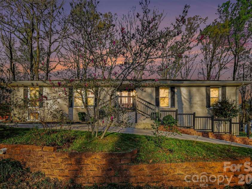 14921 August Lane, Charlotte, NC 28227.  MLS# CAR4360349, YatesRealty ID 30090. 