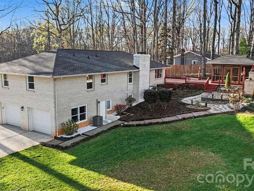 14921 August Lane, Charlotte, NC 28227.  MLS# CAR4360349, YatesRealty ID 30090. 