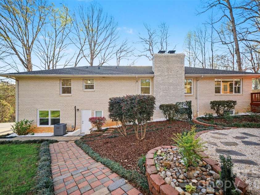 14921 August Lane, Charlotte, NC 28227.  MLS# CAR4360349, YatesRealty ID 30090. 