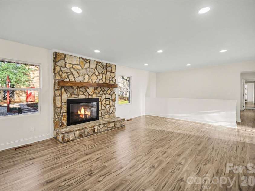 14921 August Lane, Charlotte, NC 28227.  MLS# CAR4360349, YatesRealty ID 30090. 