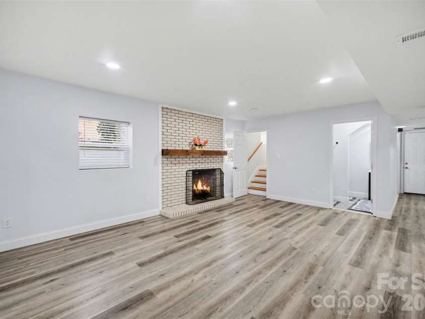 14921 August Lane, Charlotte, NC 28227.  MLS# CAR4360349, YatesRealty ID 30090. 