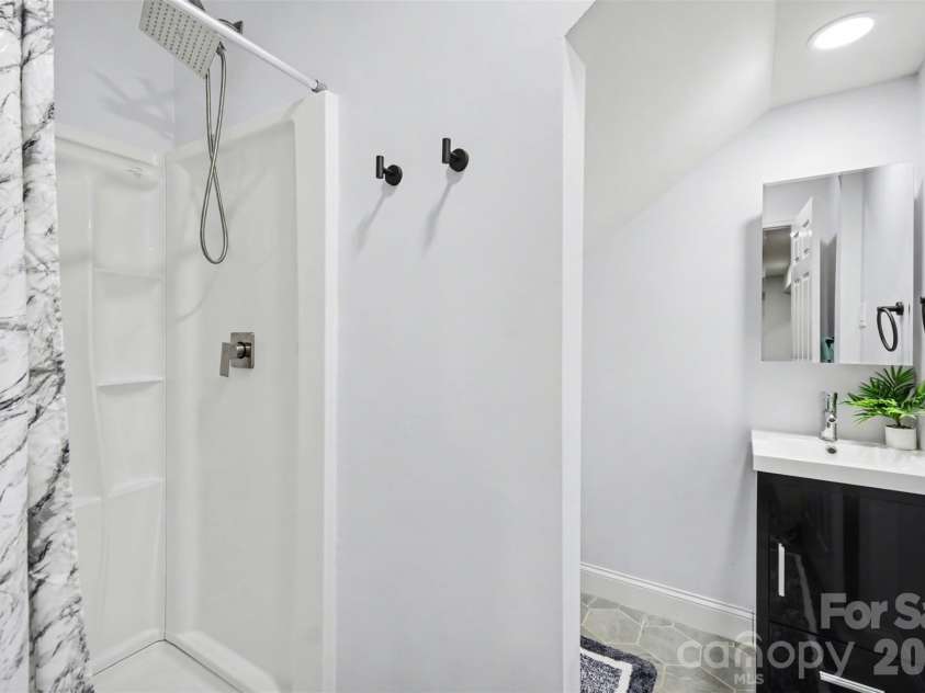 14921 August Lane, Charlotte, NC 28227.  MLS# CAR4360349, YatesRealty ID 30090. 