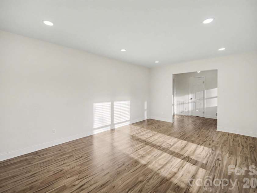 14921 August Lane, Charlotte, NC 28227.  MLS# CAR4360349, YatesRealty ID 30090. 