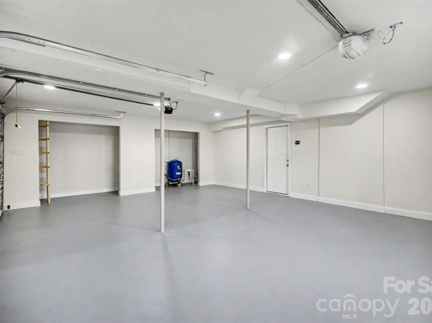 14921 August Lane, Charlotte, NC 28227.  MLS# CAR4360349, YatesRealty ID 30090. 