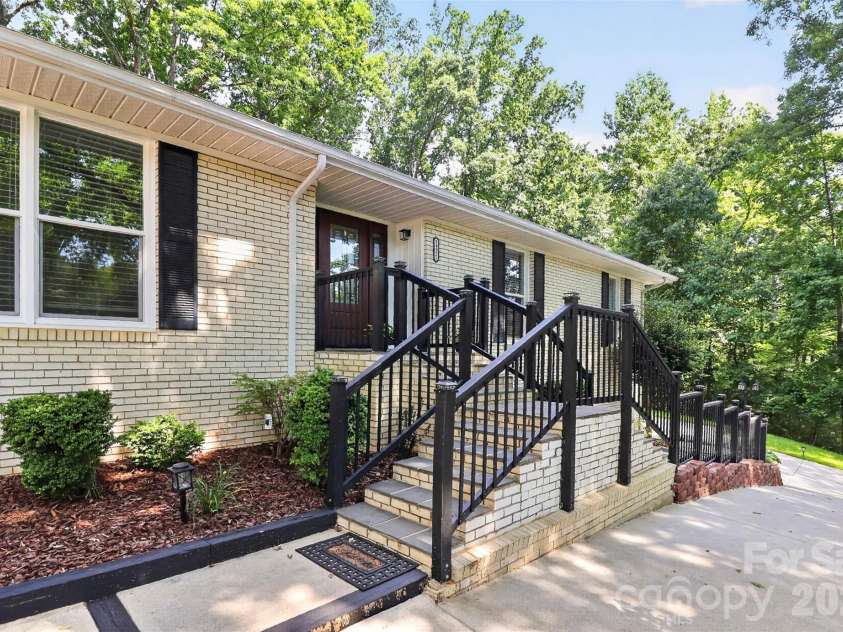 14921 August Lane, Charlotte, NC 28227.  MLS# CAR4360349, YatesRealty ID 30090. 