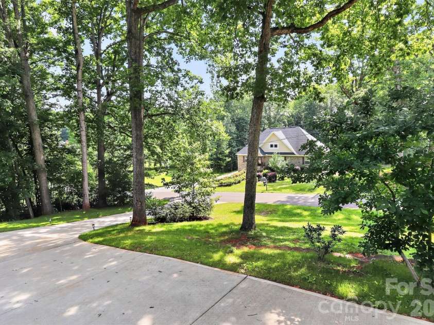 14921 August Lane, Charlotte, NC 28227.  MLS# CAR4360349, YatesRealty ID 30090. 