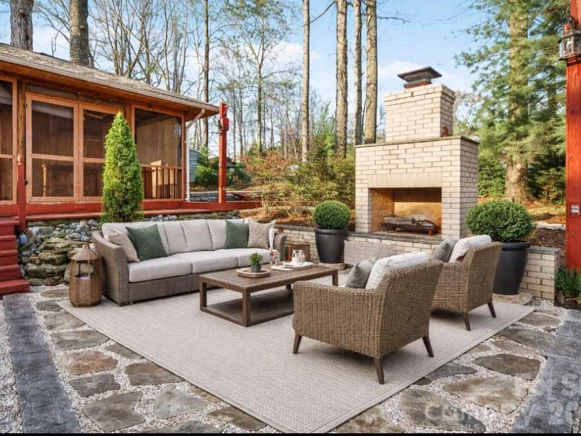 14921 August Lane, Charlotte, NC 28227.  MLS# CAR4360349, YatesRealty ID 30090. Staged