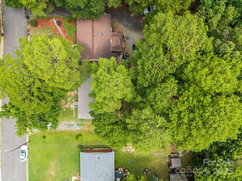 2715 Sonora Lane, Charlotte, NC 28208.  MLS# CAR4284224, YatesRealty ID 30090. 