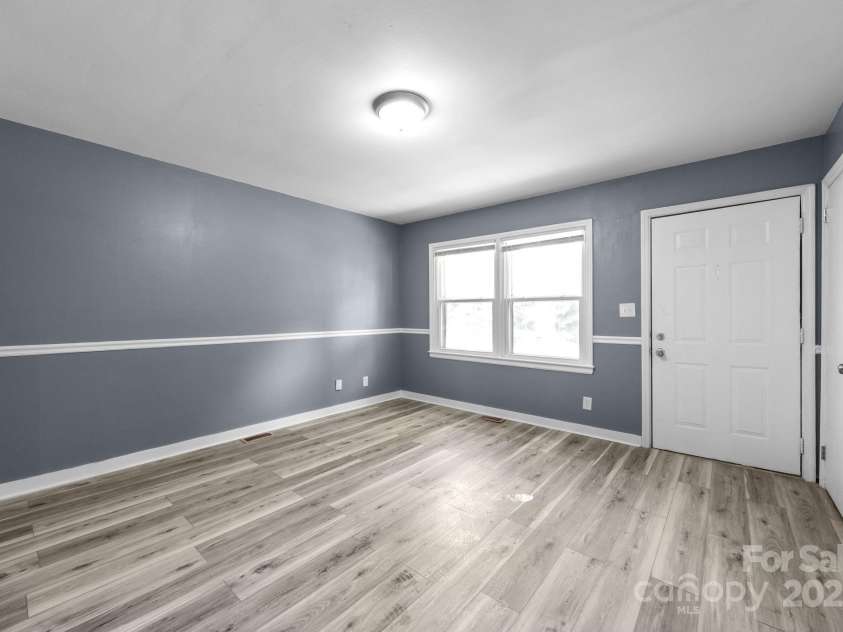 2715 Sonora Lane, Charlotte, NC 28208.  MLS# CAR4284224, YatesRealty ID 30090. 