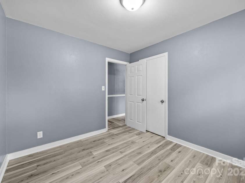 2715 Sonora Lane, Charlotte, NC 28208.  MLS# CAR4284224, YatesRealty ID 30090. 