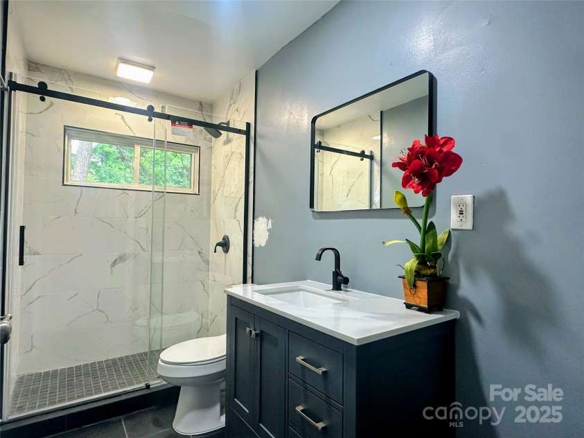 2715 Sonora Lane, Charlotte, NC 28208.  MLS# CAR4284224, YatesRealty ID 30090. 