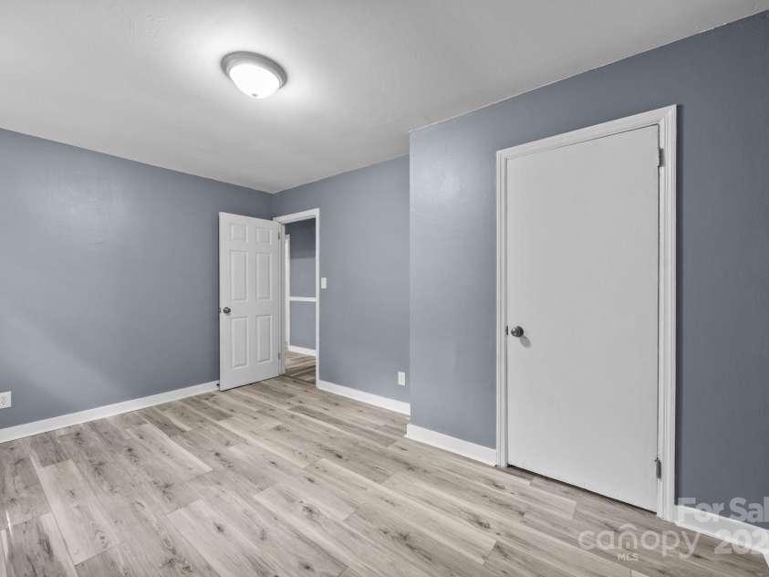 2715 Sonora Lane, Charlotte, NC 28208.  MLS# CAR4284224, YatesRealty ID 30090. 