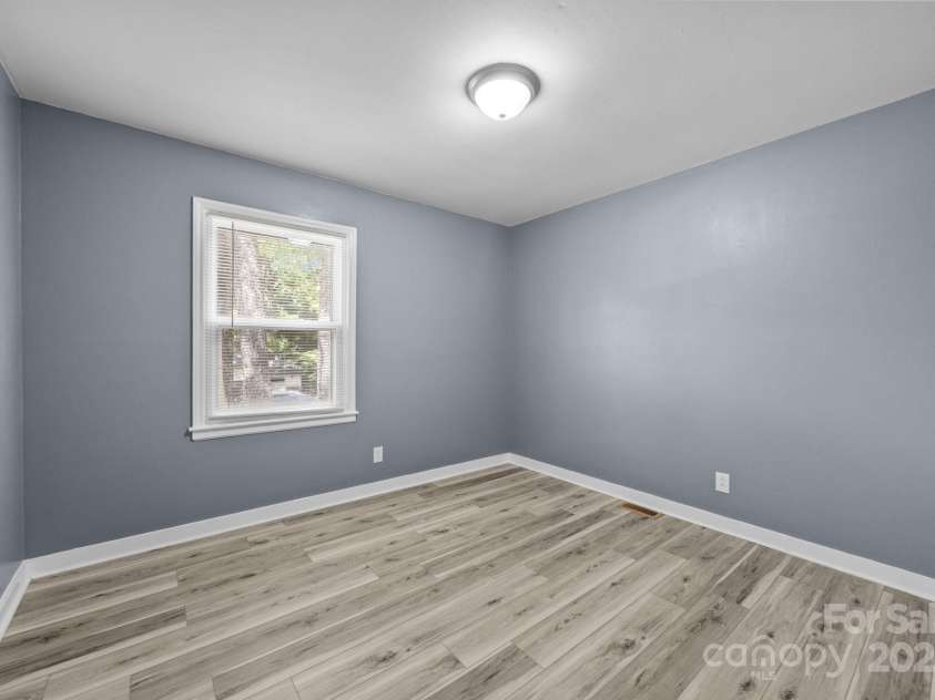 2715 Sonora Lane, Charlotte, NC 28208.  MLS# CAR4284224, YatesRealty ID 30090. 