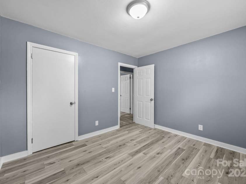 2715 Sonora Lane, Charlotte, NC 28208.  MLS# CAR4284224, YatesRealty ID 30090. 