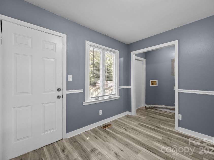 2715 Sonora Lane, Charlotte, NC 28208.  MLS# CAR4284224, YatesRealty ID 30090. 