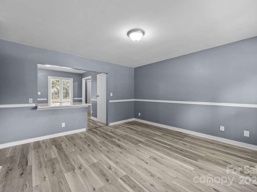 2715 Sonora Lane, Charlotte, NC 28208.  MLS# CAR4284224, YatesRealty ID 30090. 