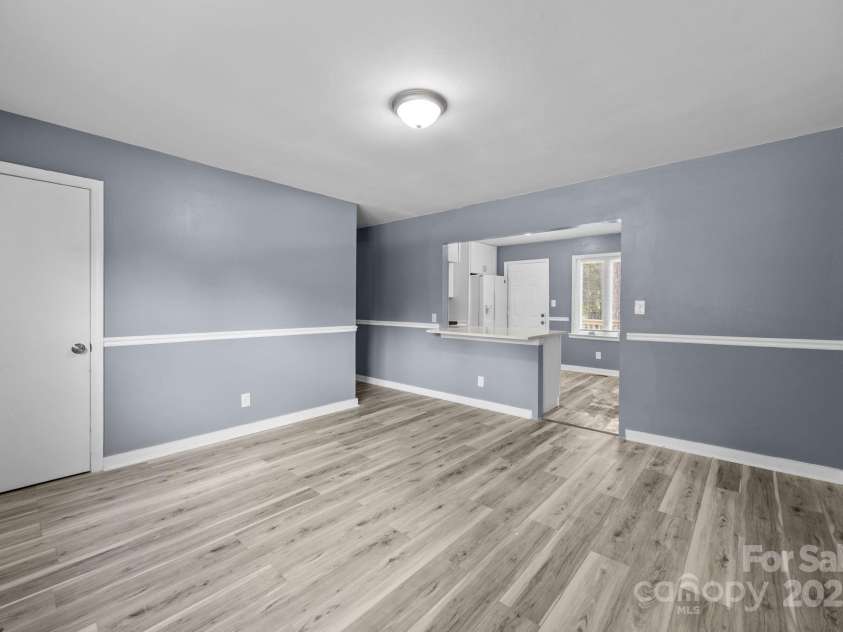 2715 Sonora Lane, Charlotte, NC 28208.  MLS# CAR4284224, YatesRealty ID 30090. 