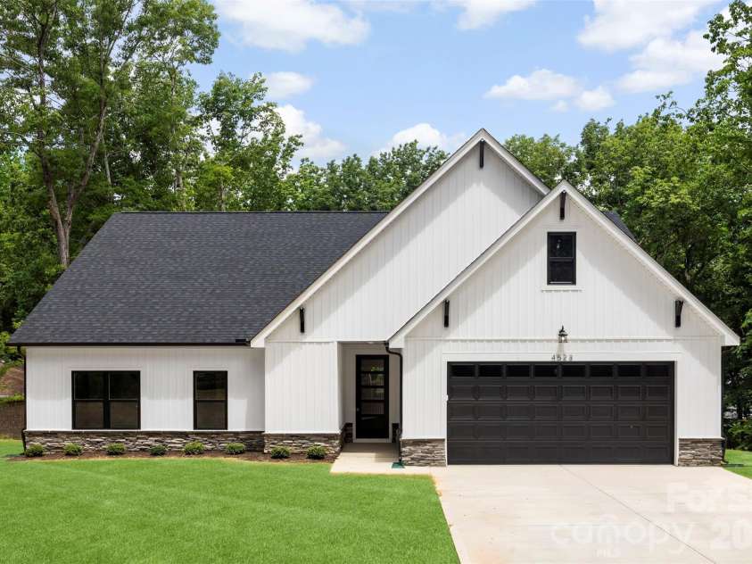4523 Binwhe Lane, Gastonia, NC 28052.  MLS# CAR4392107, YatesRealty ID 30091. 