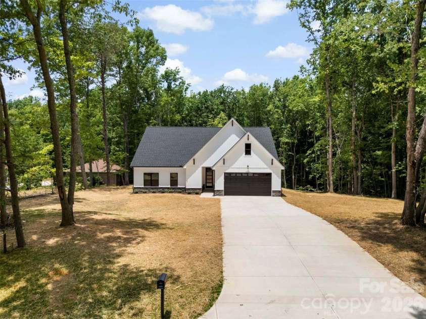 4523 Binwhe Lane, Gastonia, NC 28052.  MLS# CAR4392107, YatesRealty ID 30091. 