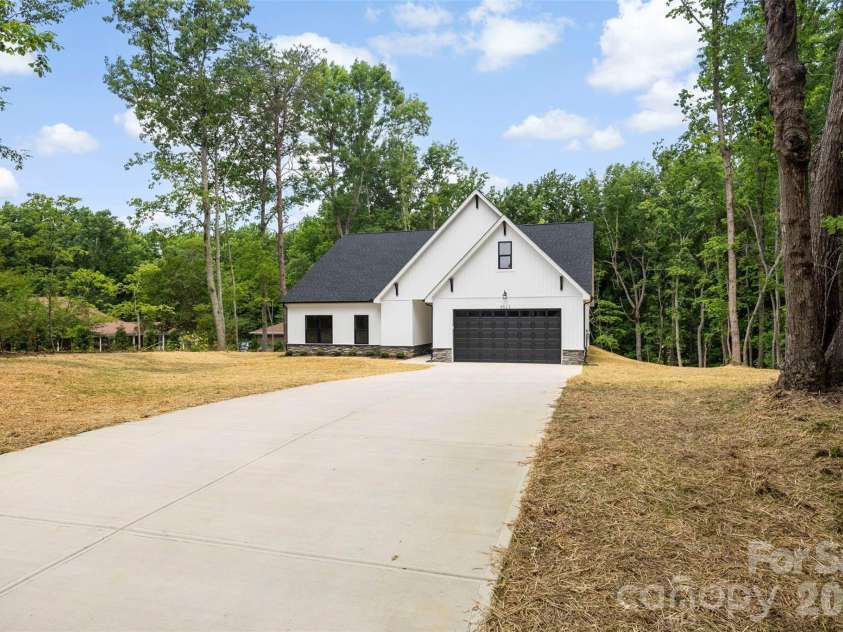 4523 Binwhe Lane, Gastonia, NC 28052.  MLS# CAR4392107, YatesRealty ID 30091. 
