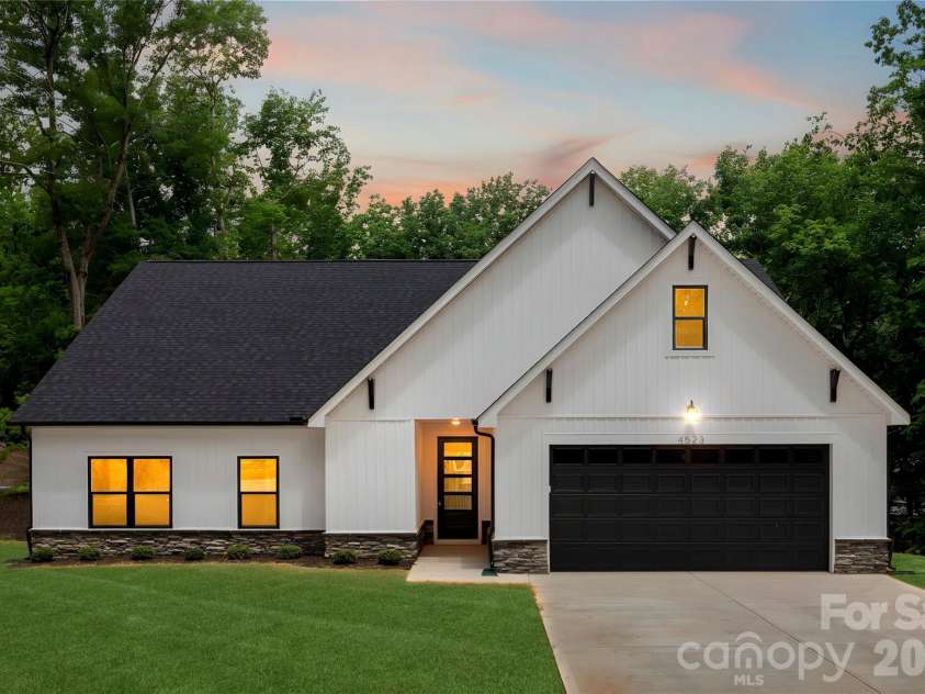 4523 Binwhe Lane, Gastonia, NC 28052.  MLS# CAR4392107, YatesRealty ID 30091. 