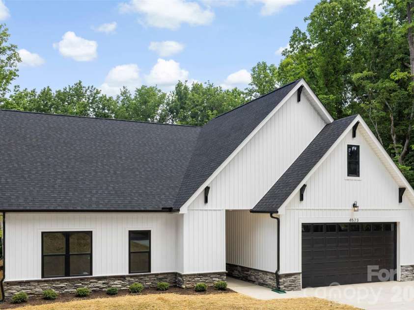 4523 Binwhe Lane, Gastonia, NC 28052.  MLS# CAR4392107, YatesRealty ID 30091. 