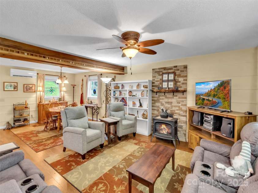 73 Hoot Owl Hollow, Sylva, NC 28779.  MLS# CAR4284664, YatesRealty ID 30091. 