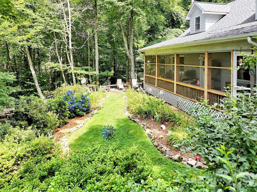 73 Hoot Owl Hollow, Sylva, NC 28779.  MLS# CAR4284664, YatesRealty ID 30091. 