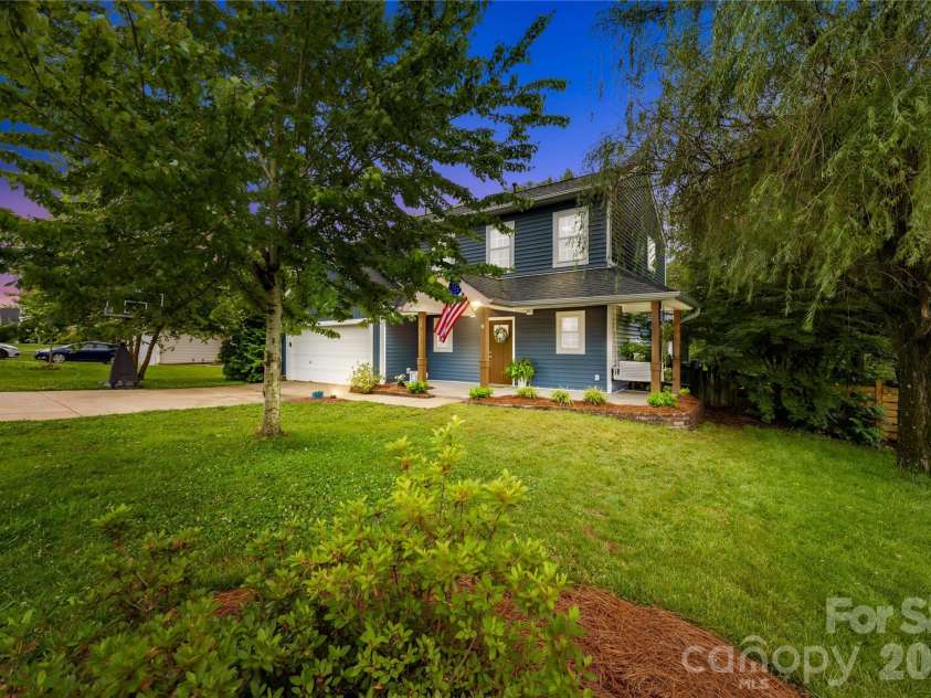 953 Rocky Meadows Lane, Concord, NC 28025.  MLS# CAR4384156, YatesRealty ID 30092. 