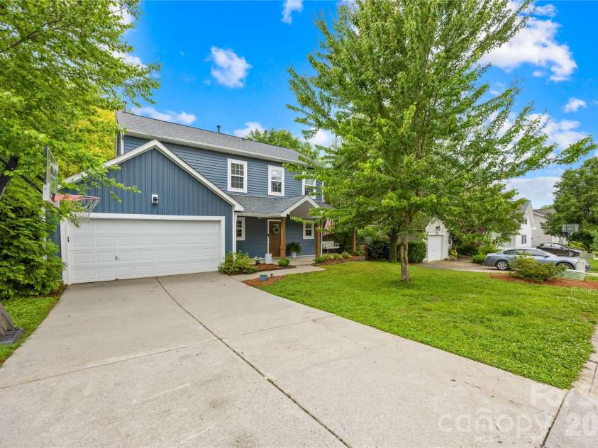 953 Rocky Meadows Lane, Concord, NC 28025.  MLS# CAR4384156, YatesRealty ID 30092. 