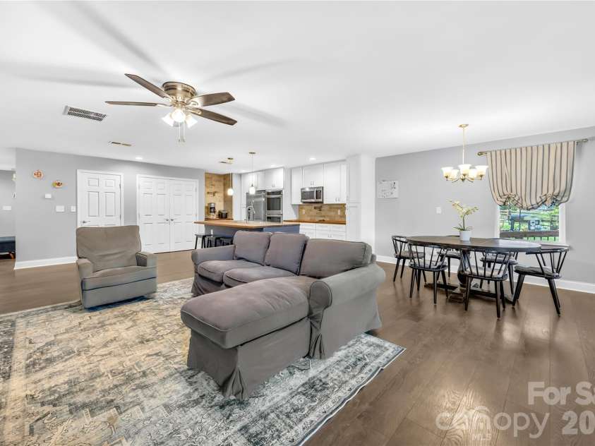 953 Rocky Meadows Lane, Concord, NC 28025.  MLS# CAR4384156, YatesRealty ID 30092. 